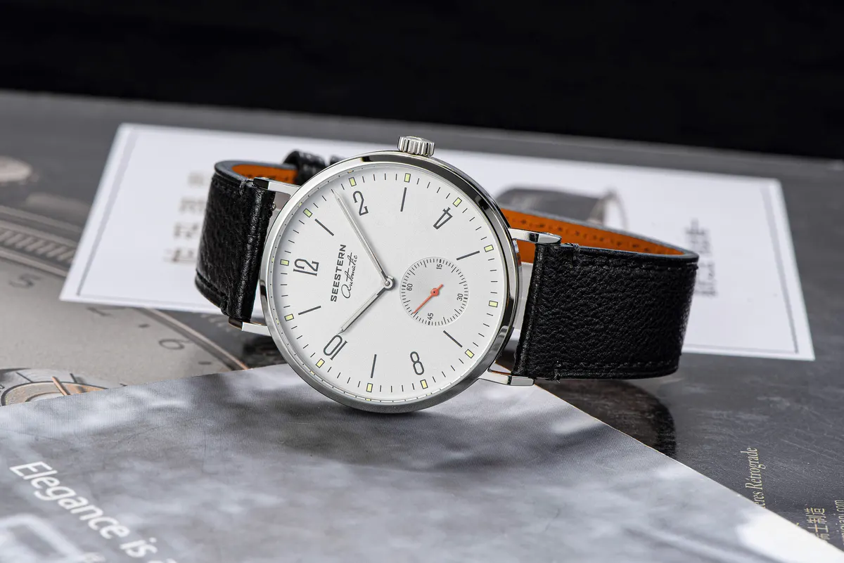 Montre Seestern S382 – Bracelet noir