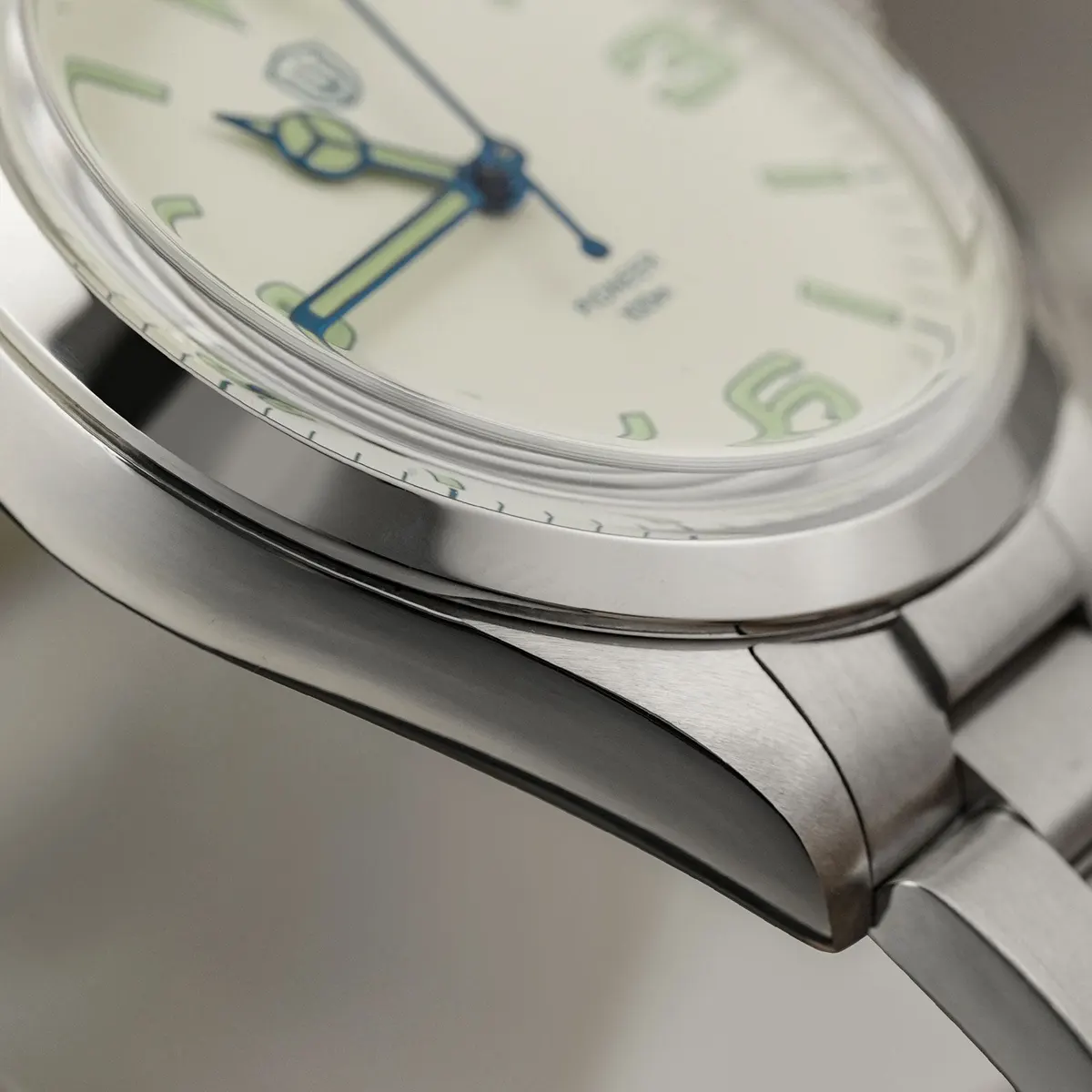 Montre Watchdives WD1016 Quartz 39 mm – Crème blanc / Verre saphir