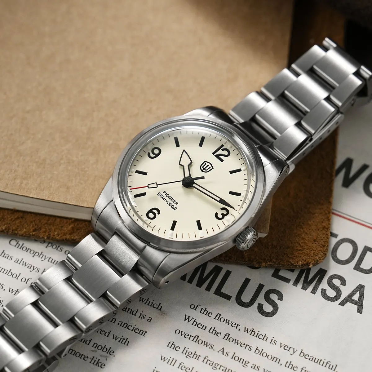 Montre Watchdives WD1960S Quartz 36,5 mm – Vintage crème