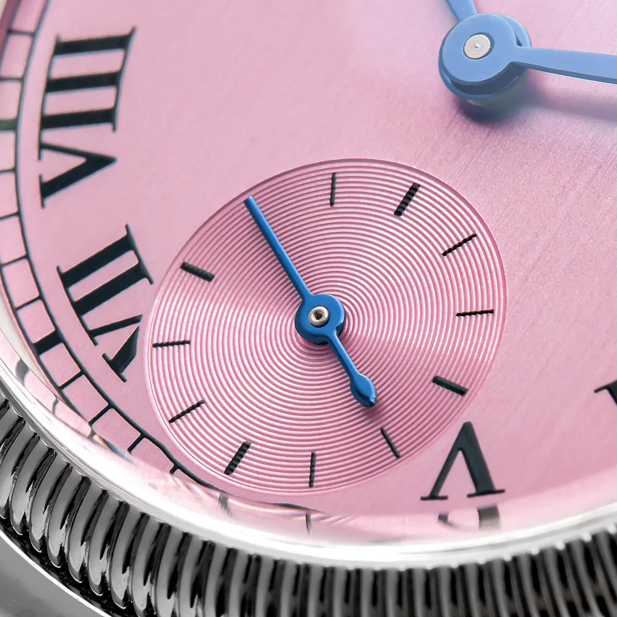 Montre Thorn VD78 Automatique 36 mm – Rose · Bracelet blanc