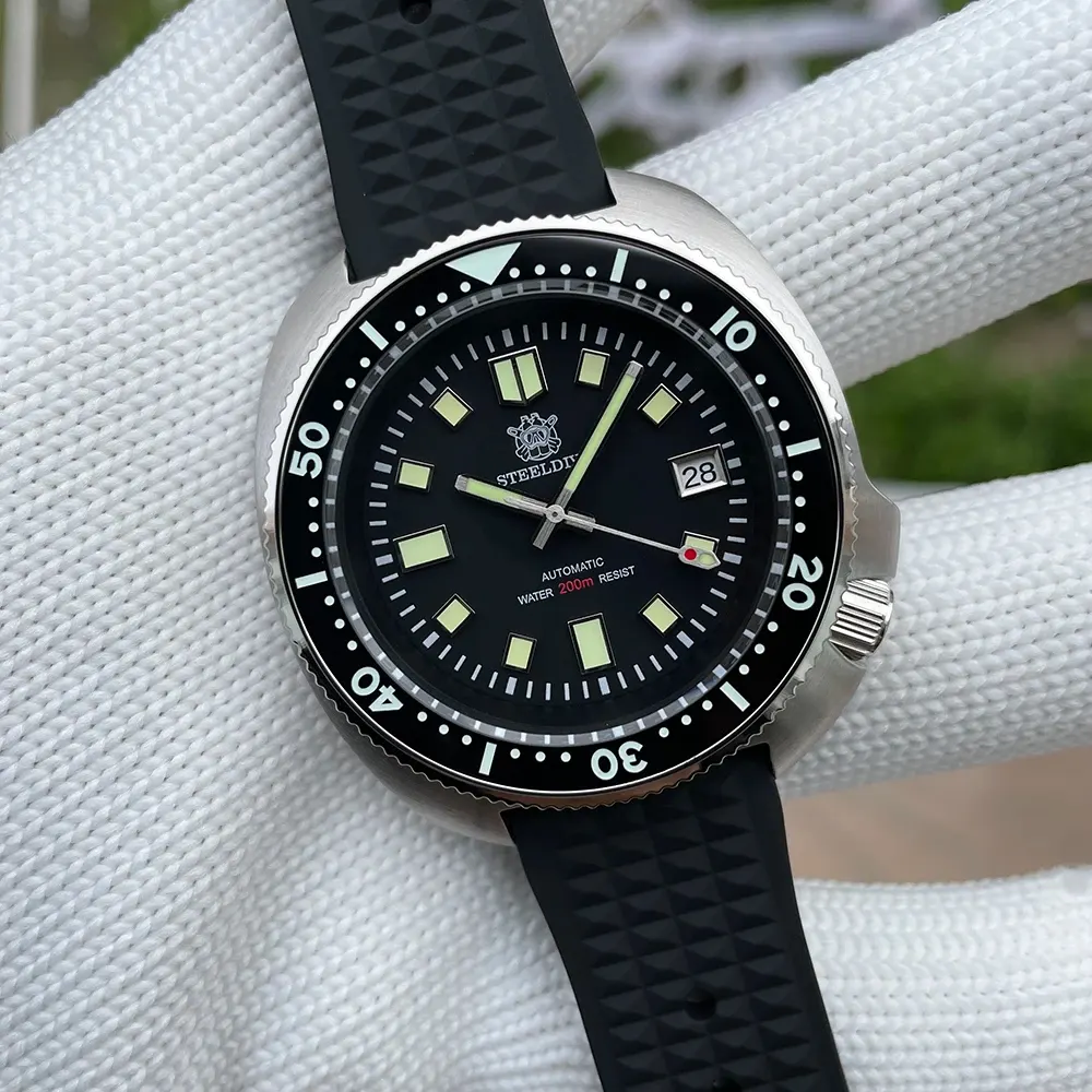 Montre Steeldive SD1970 – Cadran noir